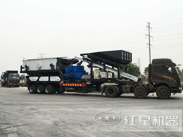 以配備制砂機為核心設備的河卵石車載流動打石機