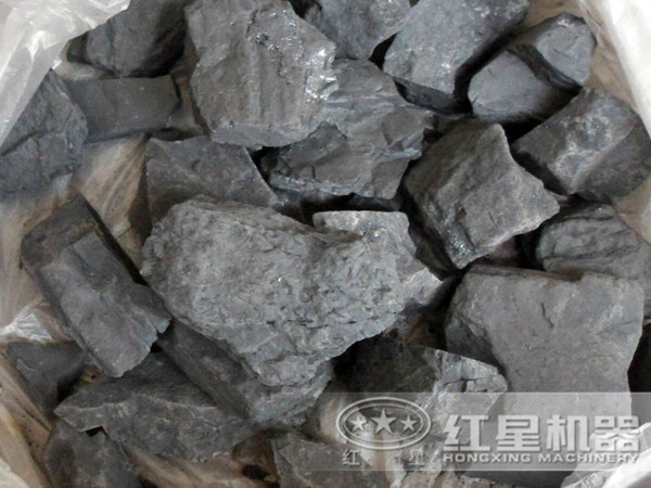 一臺用于破碎煤矸石的移動粉碎機(jī)_70噸/小時，出料粒度20以下