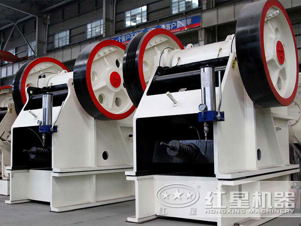 大型石頭顎破碎機(jī)市價(jià)多錢？（內(nèi)附高清顎破作業(yè)視頻）