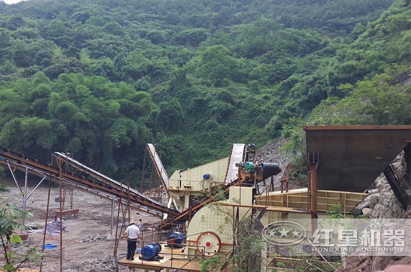1615型重錘式破碎機生產(chǎn)能力如何，報價是多少